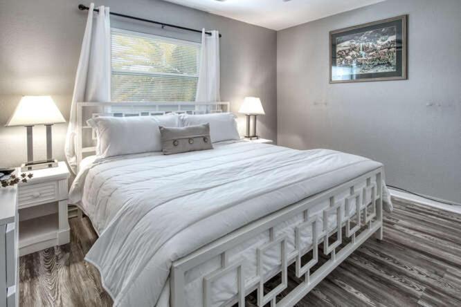Sunset Beach Suites Сейнт Пийт Бийч Екстериор снимка