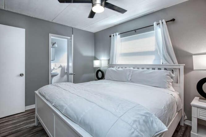Sunset Beach Suites Сейнт Пийт Бийч Екстериор снимка