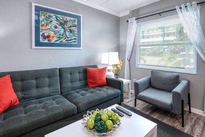 Sunset Beach Suites Сейнт Пийт Бийч Екстериор снимка