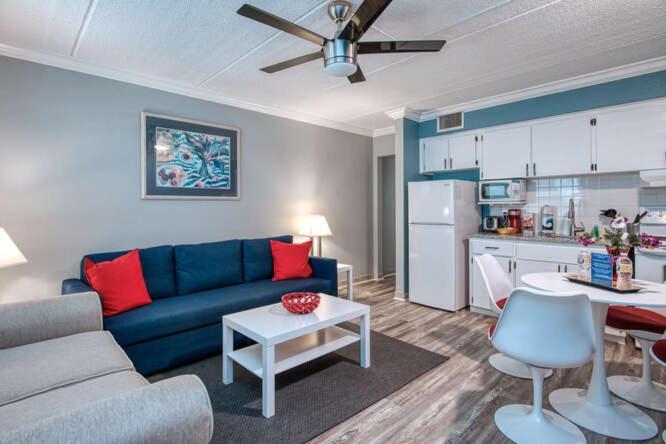 Sunset Beach Suites Сейнт Пийт Бийч Екстериор снимка