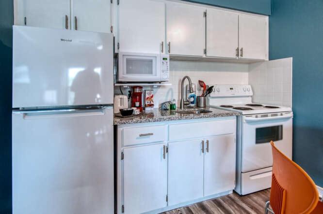 Sunset Beach Suites Сейнт Пийт Бийч Екстериор снимка