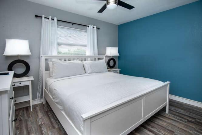 Sunset Beach Suites Сейнт Пийт Бийч Екстериор снимка