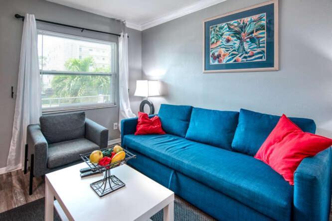 Sunset Beach Suites Сейнт Пийт Бийч Екстериор снимка